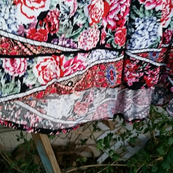 Gorgeous Tunic‎ - Picture 4 of 4